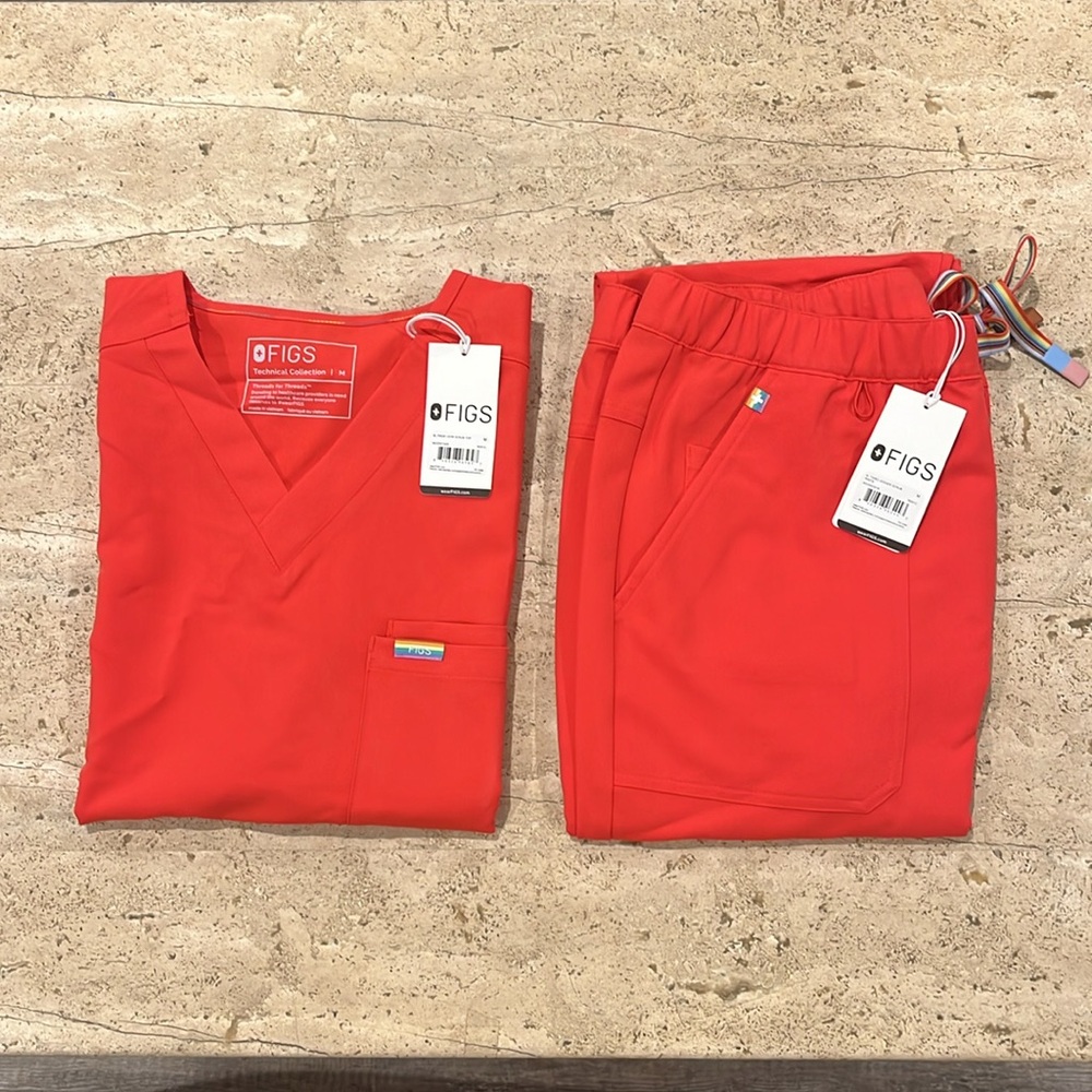 FIGS Scrub set. Medium. Red. Pride.